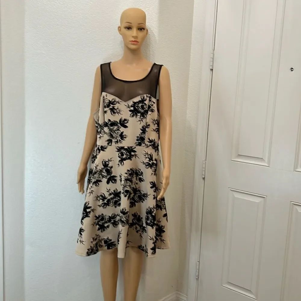 TRIXXI Woman’s Dress Sz 2X Sleeveless Mesh Scoop Neck Floral Midi Side Zipper